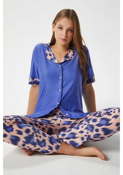 Ritnice Kadın Andra Mavi Leo Desen Ön Düğmeli Kısa Kol Alt Üst Pijama Takımı Mavileopar Ritnice Kadın Andra Mavi Leo Desen Ön Düğmeli Kısa Kol Alt Üst Pijama Takımı Mavileopar