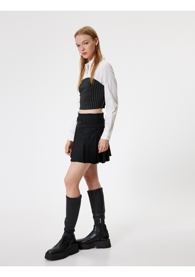 Koton Mini Pileli Etek Kemer Detaylı Standart Bel Slim Fit Siyah 5wal70012ıw Siyah