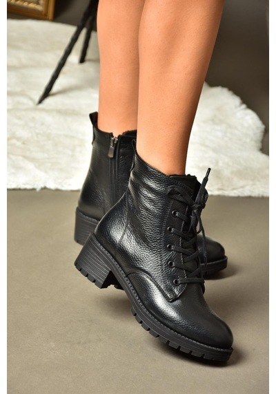 Fox Shoes R555054103 Siyah Hakiki Deri Alçak Tabanlı Kadın Postal Bot Siyah