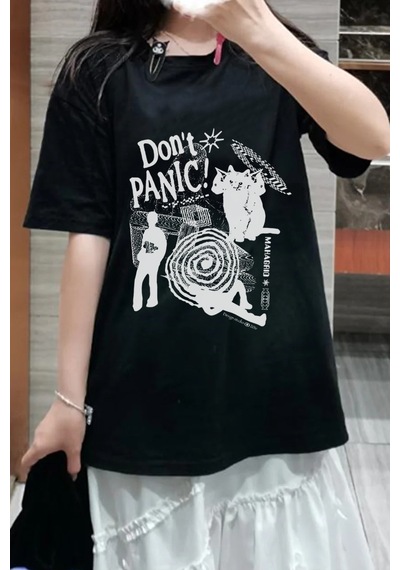 Don't Panic Unisex Y2k T-shirt 001