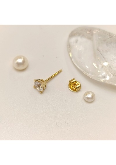 4.6mm Tekli Tek Taş Vidalı Küpe 14 Ayar Altın Hd Videolu Sarı
