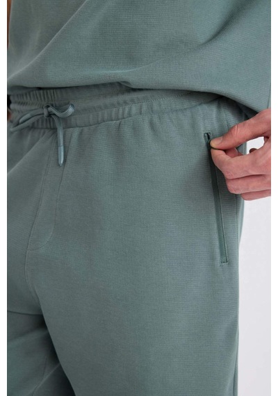 DeFacto Regular Fit Düz Paça Cepli Basic Düz Şort B8792AX25SMGN1019
