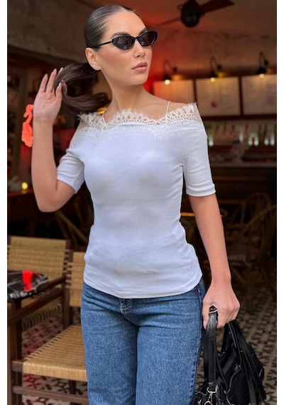 Beyaz Dantelli Madonna Yaka Slim Fit Tişört Mg2743