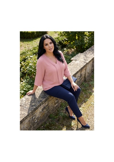 Hanezza Büyük Beden Şık V Yaka Nervur Detaylı Jessica Krep Bluz Gül Kurusu - 4035099 Gül Kurusu Hanezza Büyük Beden Şık V Yaka Nervur Detaylı Jessica Krep Bluz Gül Kurusu - 4035099 Gül Kurusu