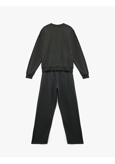 Koton Rahat Kalıp Üç İplik Uzun Kollu Sweatshirt Eşofman Takımı Antrasit 6wak10153ek Antrasit Koton Rahat Kalıp Üç İplik Uzun Kollu Sweatshirt Eşofman Takımı Antrasit 6wak10153ek Antrasit