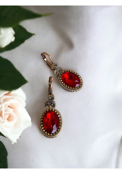 Kristal Taşlı Oval Kesim Sallantılı Küpe Kırmızı