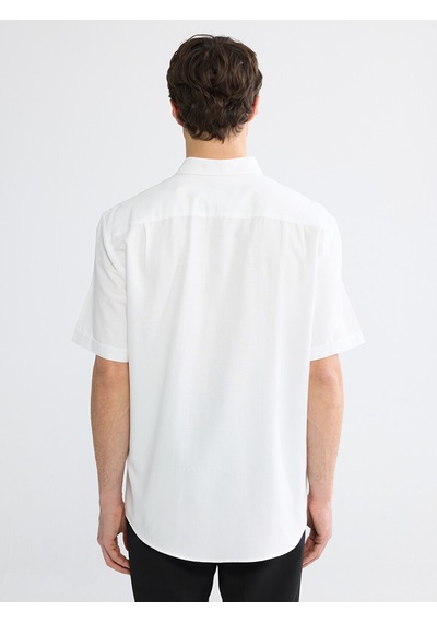 Lcwaıkıkı Classic Beyaz Regular Fit Armürlü Erkek Basic Gömlek