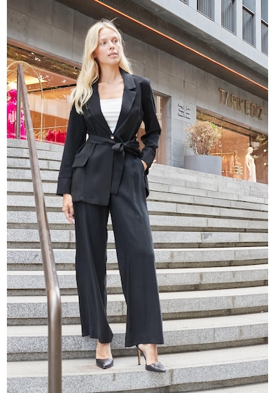 Kadın İpeksi Modal Kumaş Yakalı Cep Kapaklı Kolları Düğmeli Bağcıklı Uzun Blazer Baharlık Ceket-siyah Siyah Kadın İpeksi Modal Kumaş Yakalı Cep Kapaklı Kolları Düğmeli Bağcıklı Uzun Blazer Baharlık Ceket-siyah Siyah