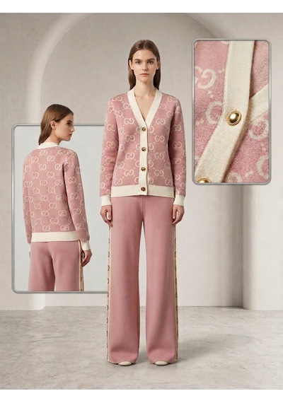Guzelco Pembe Monogram Desenli Triko Pantolonlu İkili Takım Hırka & Pantolon Pembe - Ekru Guzelco Pembe Monogram Desenli Triko Pantolonlu İkili Takım Hırka & Pantolon Pembe - Ekru