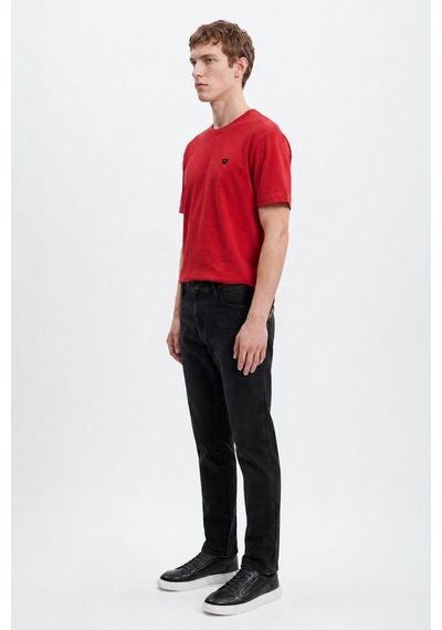 %100 Pamuk Relaxed Fit Rahat Kesim Bisiklet Yaka Minimal Logo Detaylı Tişört Kırmızı %100 Pamuk Relaxed Fit Rahat Kesim Bisiklet Yaka Minimal Logo Detaylı Tişört Kırmızı