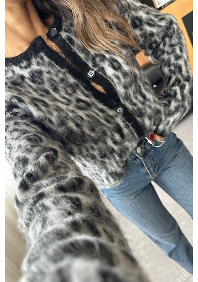 Camp Store Marka Model Leopar Desenli Saçaklı Hırka Standart