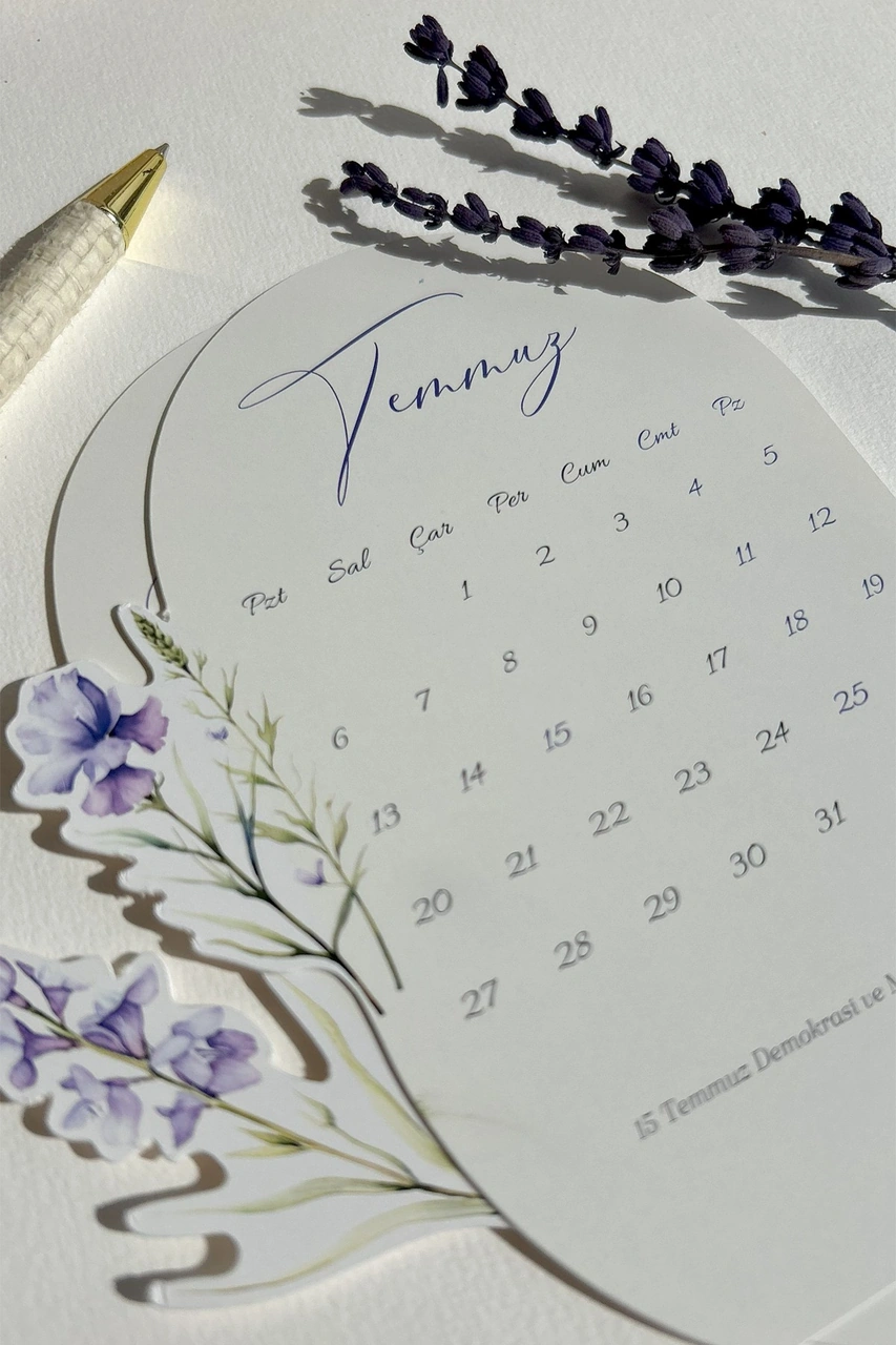 2026 Çiçekli Masa Takvimi 12 Ay Özel Tasarım Ahşap Standlı Dekoratif Takvim 2026 Floral Tasarım