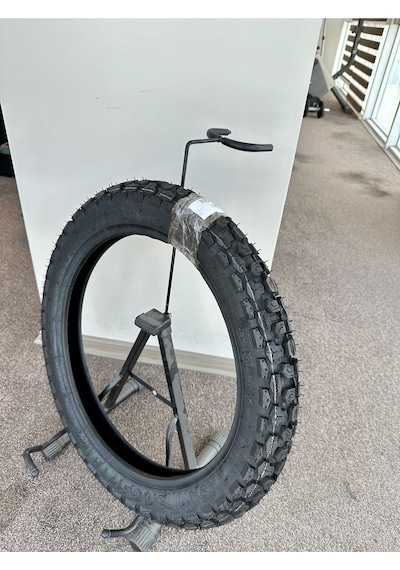 Bajaj Discover/Boxer  Tvs Apache  Tvs Raider  300-17 Tt Tubetype Lastik