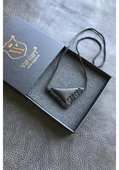 Kayı Cevşen Dualı Üçgen Kolye Muska Hakiki Deri Kapalı Siyah