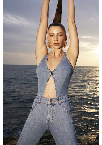 Regular Fit Normal Kesim Normal Bel Geniş Paça Kolsuz Açık Mavi Esnek Jean Tulum Açık Mavi