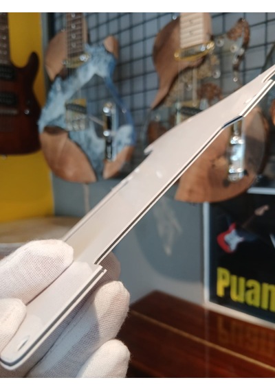 Telecaster Pickguard Beyaz Renk 3 Katlı 8 Delik