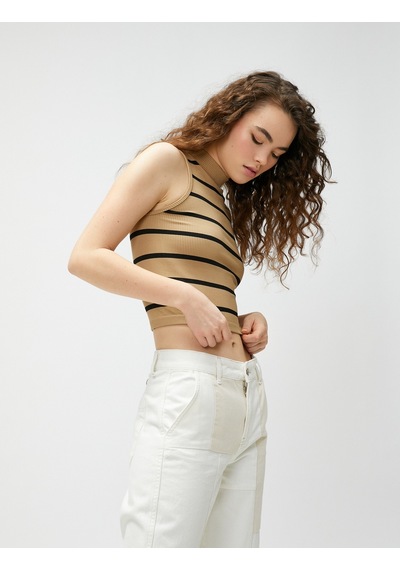 Koton Crop Atlet Dik Yaka Fitilli Desenli Bej Çizgili 3sal30103ık 3SAL30103IK0S5