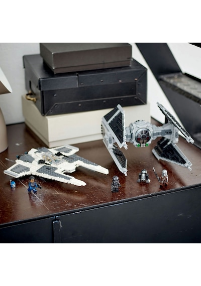 LEGO® 75348 Star Wars Mandalorian Fang Fighter Tıe Interceptor'a Karşı