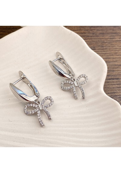 Fiyonk Küpe Sallantılı Zirkon Taşlı Çelik Silver