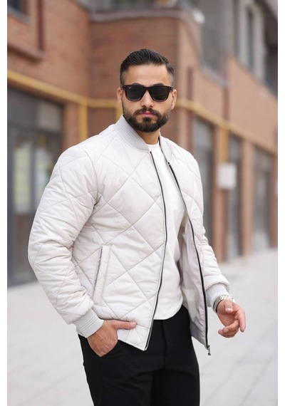 Unisex Kapitoneli Bomber Ceket - Günlük Şık & Spor Kombinlerin Vazgeçilmezi Krem Kptne Unisex Kapitoneli Bomber Ceket - Günlük Şık & Spor Kombinlerin Vazgeçilmezi Krem Kptne