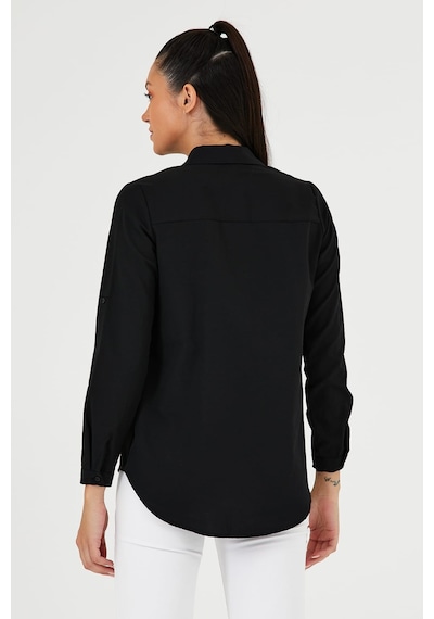 Pera Moda Kadın Basic Kesim Vücudu Saran Likralı Gizli Düğme Özellikli Gömlek Siyah