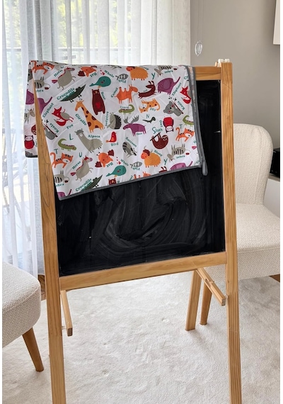 Zoo Sıvı Geçirmez Mama Sandalyesi Altı İçin Yer Örtüsü, Masa Örtüsü, Makinada Yıkanabilir, Ekoteks 100 Sertifikalı, 145x150 Cm