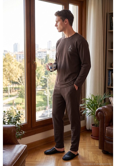 Buratti Yumuşak Dokulu Minimal Nakışlı Uzun Kollu Pijama Takımı Erkek Pijama Takımı 6575009 Kahve Buratti Yumuşak Dokulu Minimal Nakışlı Uzun Kollu Pijama Takımı Erkek Pijama Takımı 6575009 Kahve