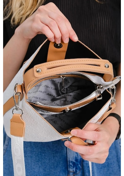 Just Polo Kadın Ters Kilit Çıtçıt Kapama Arkası Cepli El Çantası 21x23cm Beyaz 11053692