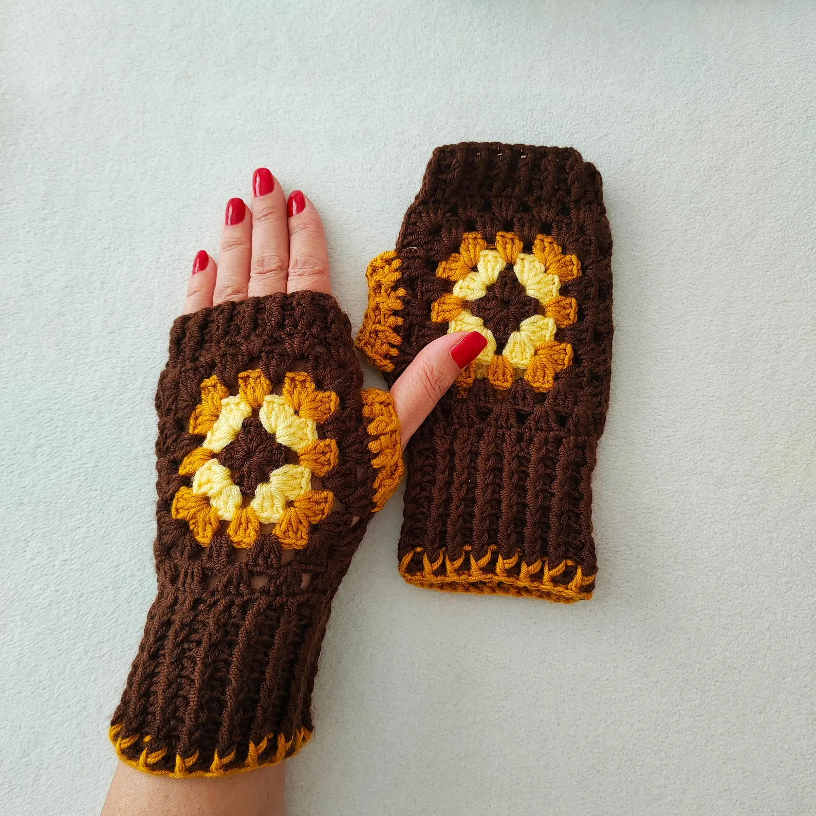 Newdaycraft El Örgüsü Kahverengi Hardal Sari Granny Square Yarim Eldiven