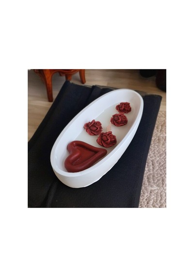 Oval Seramikte Kalp Ve Gül Figürlü Romantik Mum El Yapımı Dekoratif Beyaz