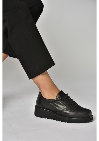 Fox Shoes Z555250803 Siyah Hakiki Deri Günlük Kadın Ayakkabı