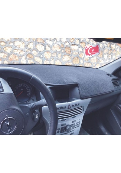 Opel Astra H Modellerine Uygun Torpido Koruma Halısı Siyah Kenar Renk Kırmızı