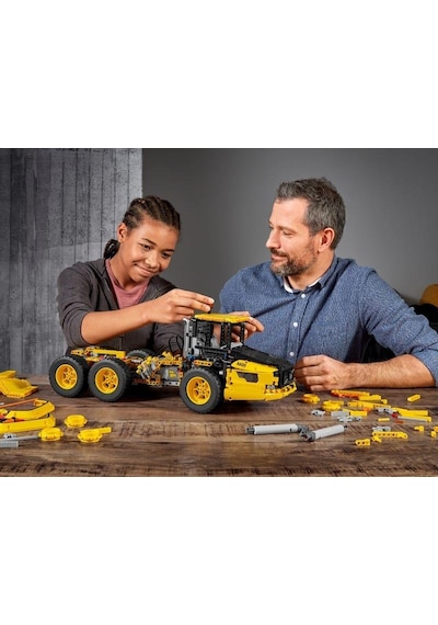 LEGO® Technic 42114 6X6 Volvo Mafsallı Kamyon 2193 Parça
