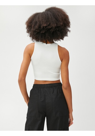 Koton Crop Atlet Fitilli Halter Yaka Kolsuz Ekru 3sal30056ık 3SAL30056IK010 Ekru Koton Crop Atlet Fitilli Halter Yaka Kolsuz Ekru 3sal30056ık 3SAL30056IK010 Ekru
