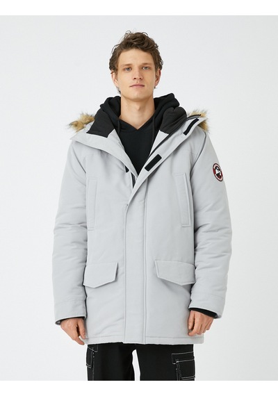 Koton Kapşonlu Anorak Suni Kürk Detaylı Fermuarlı Etiket Baskılı Gri 4wam00030hw Gri
