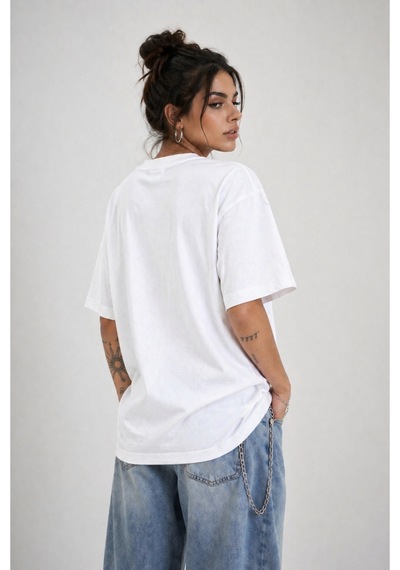 Modivibe Kadın Oversize T-shirt %100 Organik Pamuklu Kalın Dokulu Fit Yuvarlak Yakalı Beyaz Modivibe Kadın Oversize T-shirt %100 Organik Pamuklu Kalın Dokulu Fit Yuvarlak Yakalı Beyaz