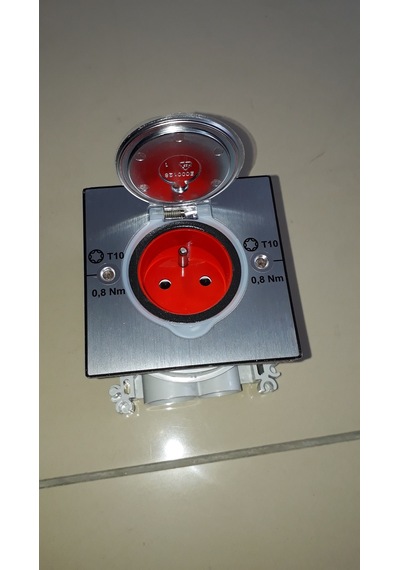 089700 Legrand Paslanmaz Çelik Ip44 Özel Donatılmış Döşeme Priz N11.3