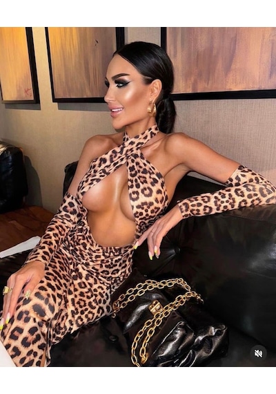 Pink Life Leopar Kolluklu Göğüs Dekolteli Midi Boy Elbise Leopar Pink Life Leopar Kolluklu Göğüs Dekolteli Midi Boy Elbise Leopar