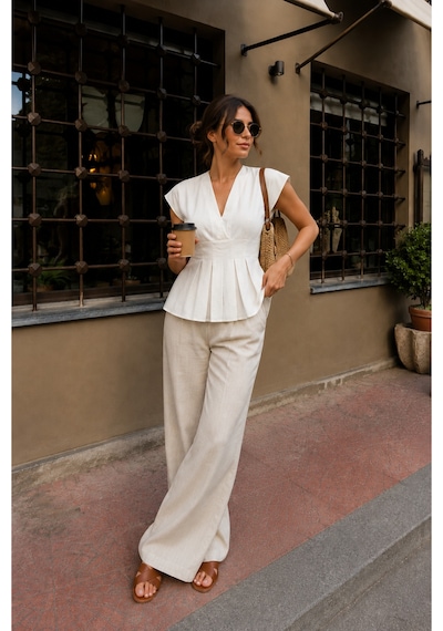Bisou V Yaka Gold Boncuk Detaylı Bağlamalı Bel Oturtmalı Bluz Keten Dokulu Şık Kadın Bluz Ekru Bisou V Yaka Gold Boncuk Detaylı Bağlamalı Bel Oturtmalı Bluz Keten Dokulu Şık Kadın Bluz Ekru