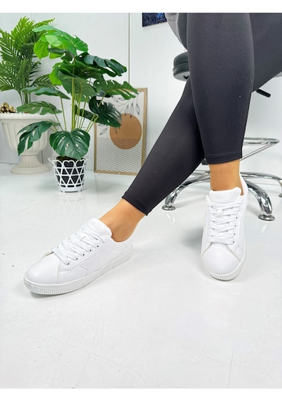 Günlük Kadın Sneaker Bağcıklı Yıldız Detaylı Tırtıklı Taban Oval Burunlu Rahat Spor Ayakkabı 602 Beyaz Günlük Kadın Sneaker Bağcıklı Yıldız Detaylı Tırtıklı Taban Oval Burunlu Rahat Spor Ayakkabı 602 Beyaz