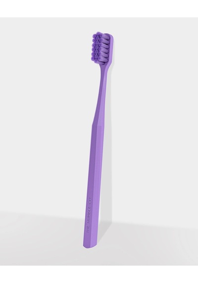 The Humble Co. Brush 7.000 Kıl İçeren Bitki Bazlı Yeyişkin Diş Fırçası Lila