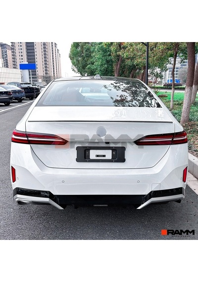 Bmw G60 Bagaj Spoiler Parlak Karbon