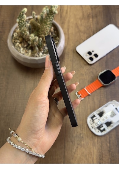 Apple iPhone 13 Pro Uyumlu Süper İnce Mat Ultra Thin Silikon Kılıf Siyah