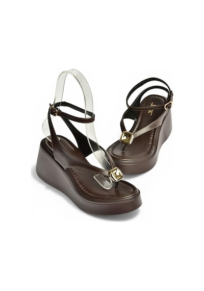 Fox Shoes Y973465909 Kahverengi Parmak Arası Dolgu Tabanlı Kadın Sandalet