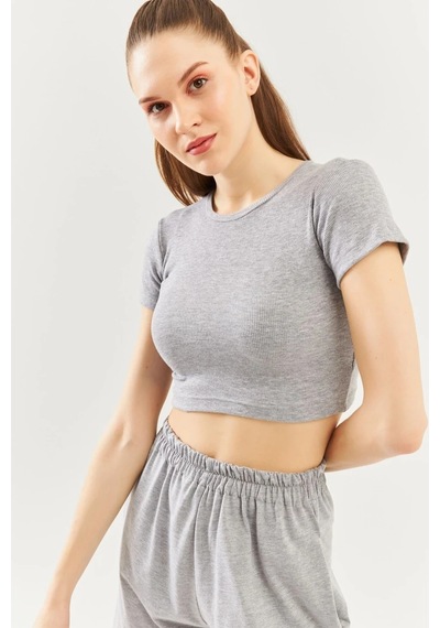 Butikgiz Kadın Kısa Kol Bisiklet Yaka Vücuda Oturan %100 Pamuklu Kaşkorse Esnek Crop Bluz Açık Gri