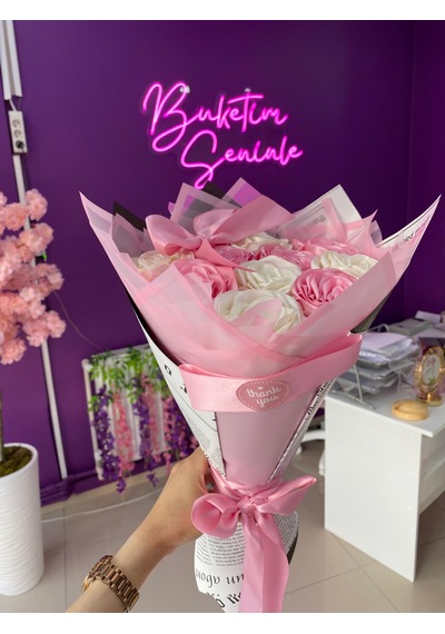 11'li Pembe Ve Beyaz Kurdeleli Solmayan Saten Gül Buketi Pembe Beyaz