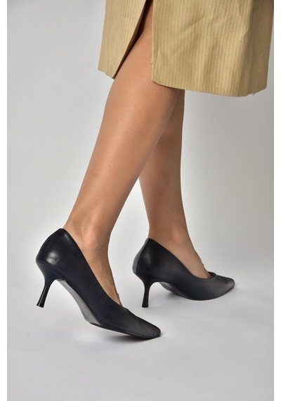 Fox Shoes Z676070009 Siyah İnce Topuklu Kadın Stiletto Ayakkabı