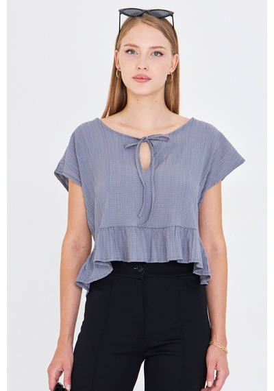 Armonika Kadın Gri Yarasa Kol Yakası Bağlamalı Eteği Fırfırlı Oversize Crop Bluz Arm-24y001088 Armonika Kadın Gri Yarasa Kol Yakası Bağlamalı Eteği Fırfırlı Oversize Crop Bluz Arm-24y001088