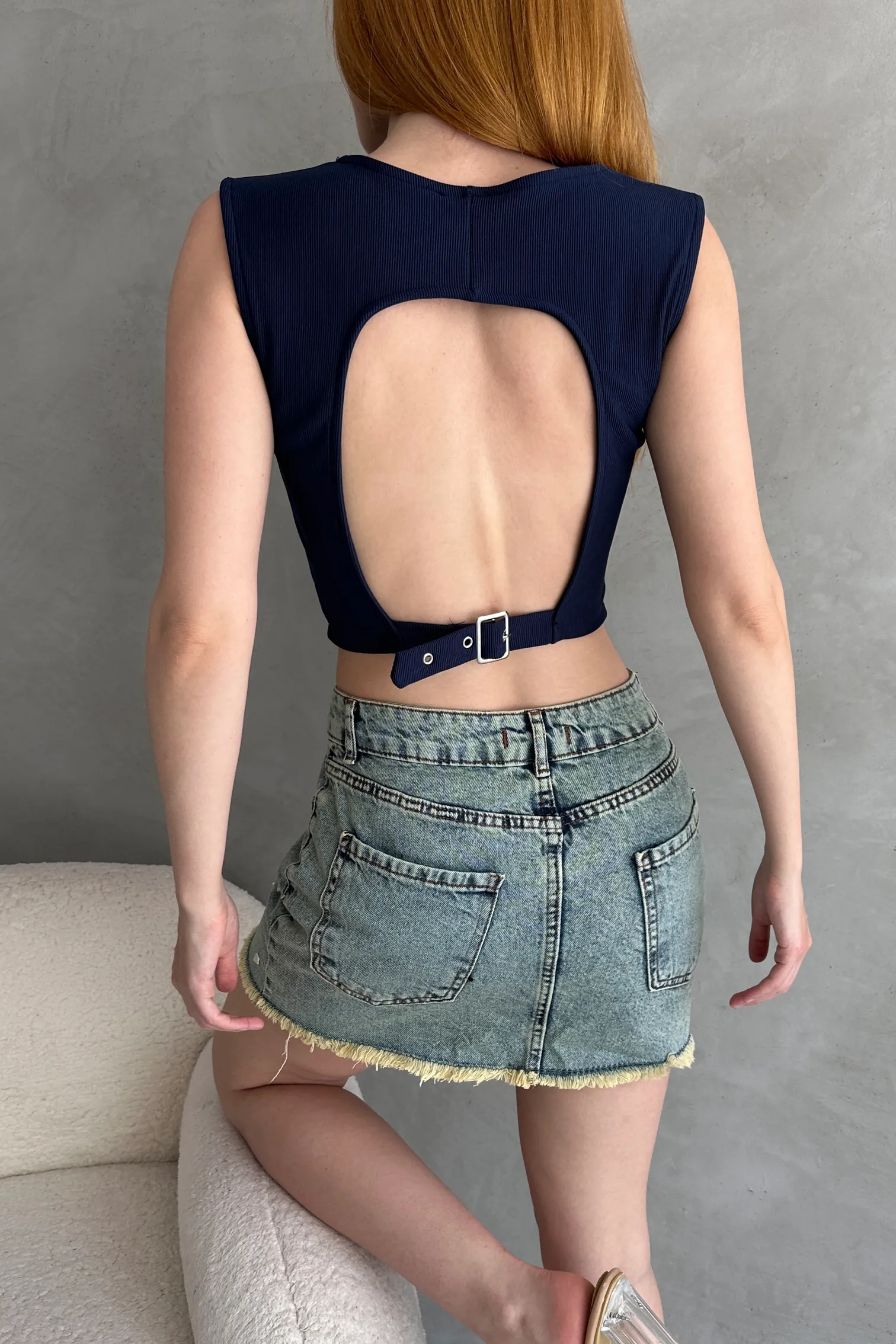 Nido Sırtı Kemer Detaylı Kaşkorse Crop Bluz Lacivert