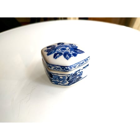 Omeniv Karo Form Mini Porselen Mavi - Beyaz Takı Kutusu